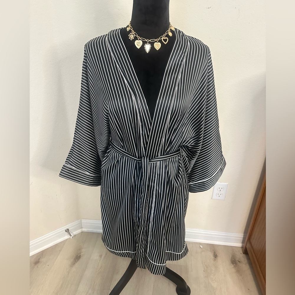 Topshop Black and White Striped Women's Robe